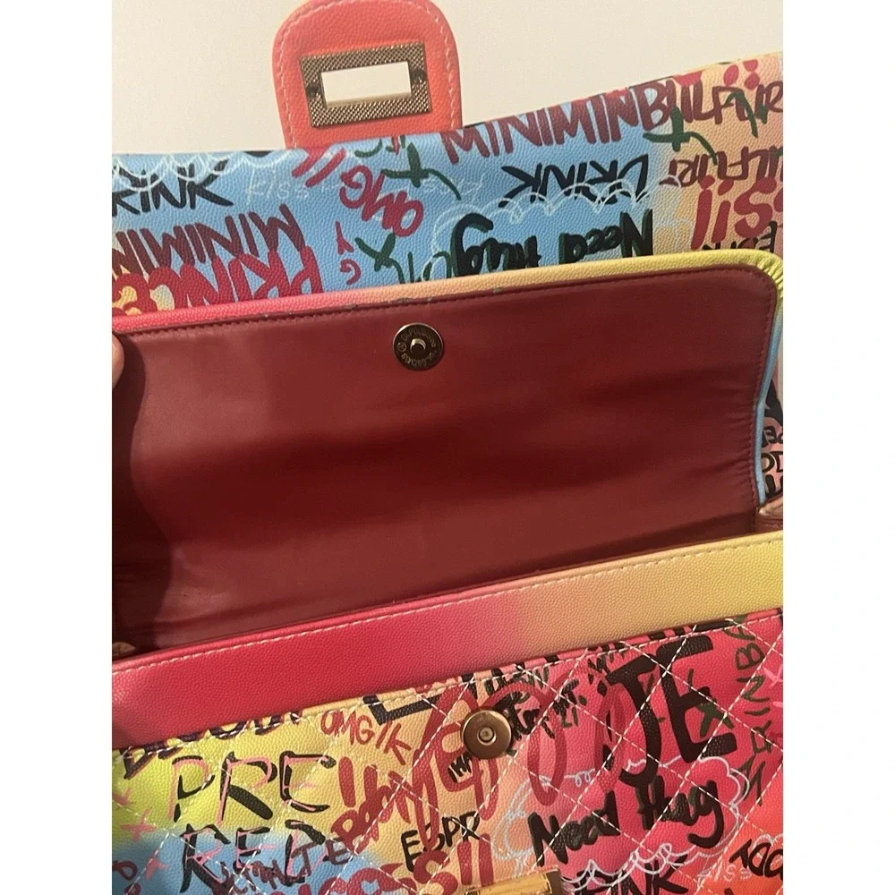 Graffiti Print Quilted Chain Shoulder Bag Turn-Lock‎ Flap Multicolor